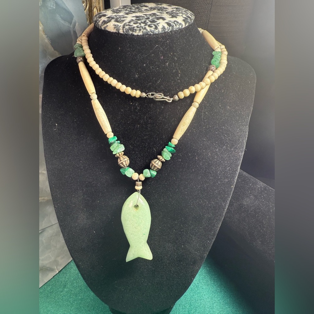 Tribal Green Stone Fish Pendant Necklace‎ with Wood Beads